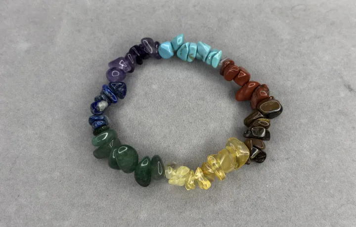 Pulsera 7 chakras piedra picada